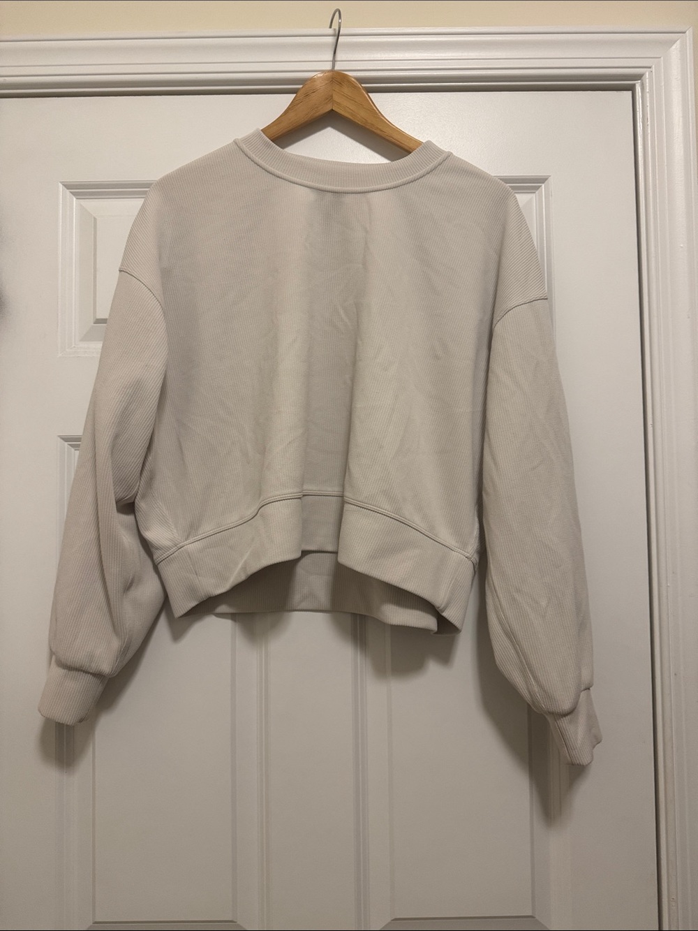 lululemon athletica Cropped Cream Pullover Sweatshirt